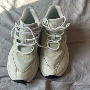 Nike Women’s Airmax Verona Spruce Sz 8